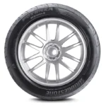 ⁦اطار ملاكي بريدجستون تايلاندي 235/45R17 RE004 XL W⁩ - الصورة ⁦2⁩